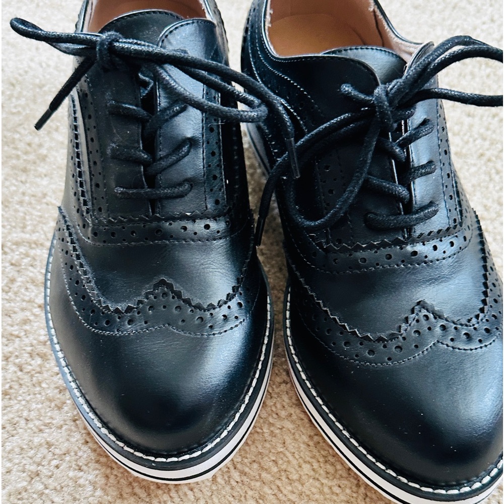 Black Oxford Tie Shoes - Picture 2 of 9